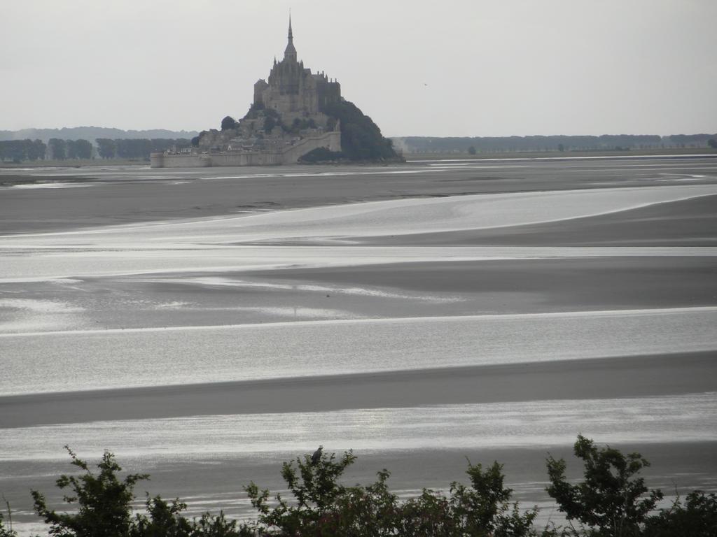 Les Hirondelles De La Baie Villa Vains Exteriör bild